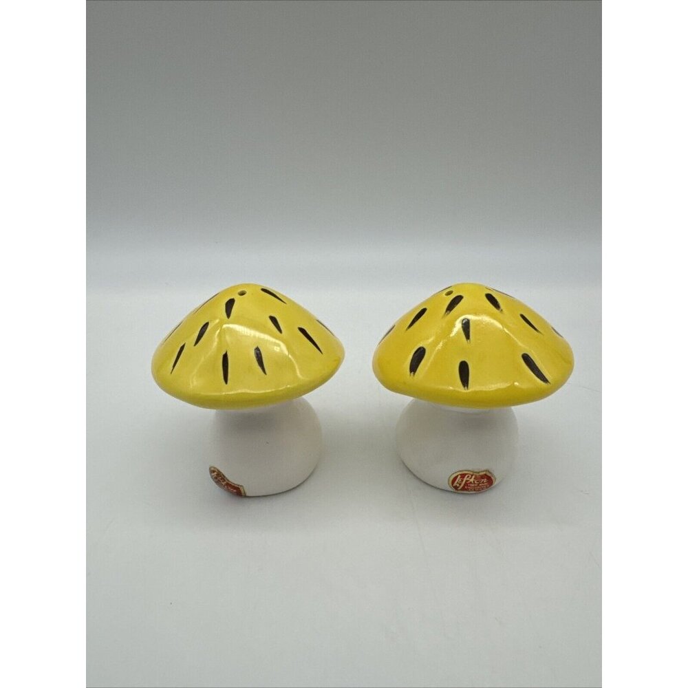 Vintage Lefton Ceramic Yellow Mushroom Salt And Pepper Shaker Set HTF READ